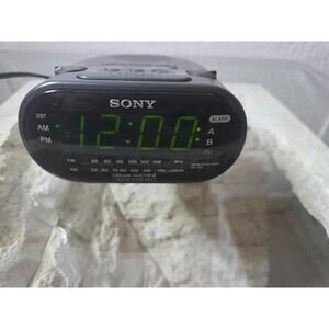 ***Sony Digital Alarm Clock AM FM Radio (ICF-C318) Black (Tested)***